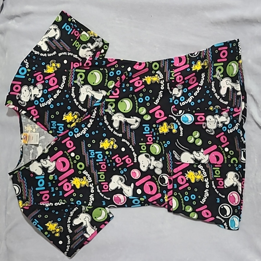 Scrub top snoppy